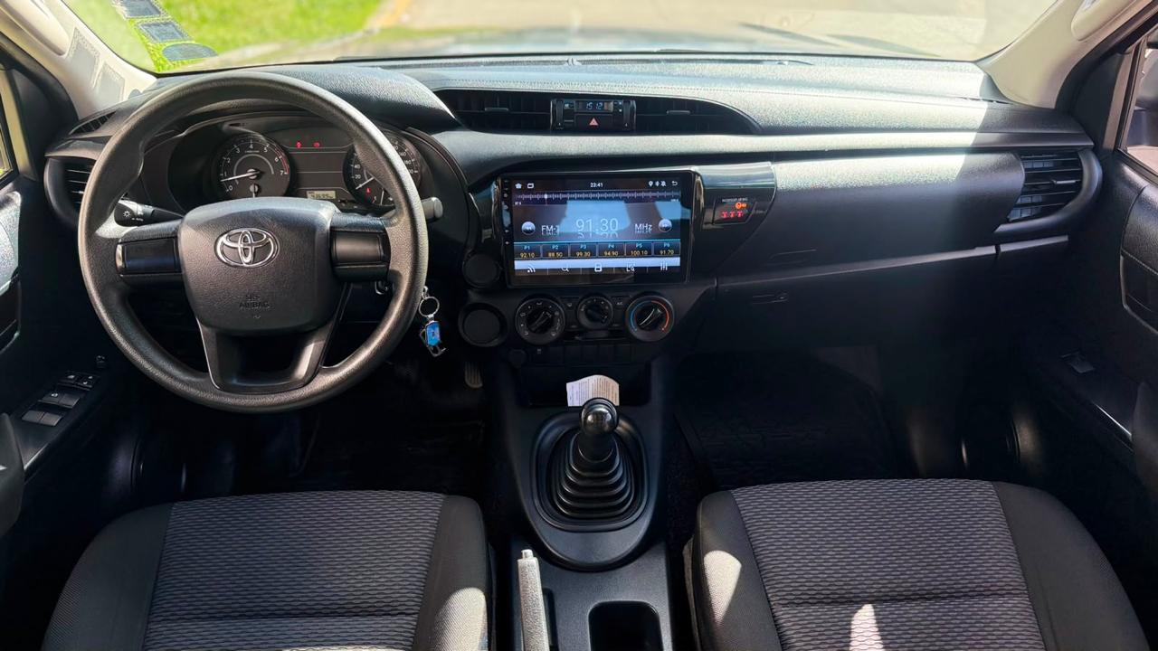 Toyota Hilux 2023 - Vista 5